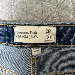 Abercrombie curve love jeans